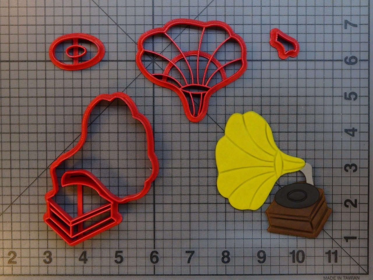 Phonograph 266-A760 Cookie Cutter Set