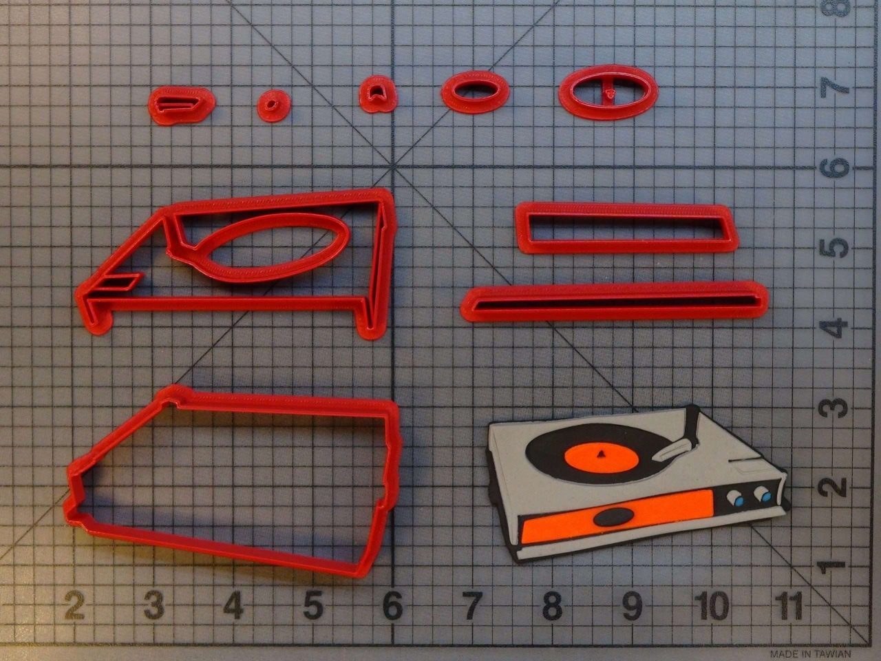 Record Player 266-A765 Cookie Cutter Set