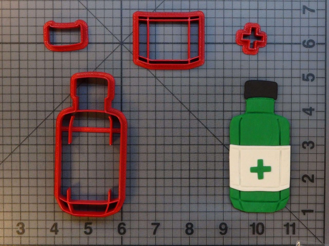 Resident Evil - Strong First Aid 266-A771 Cookie Cutter Set