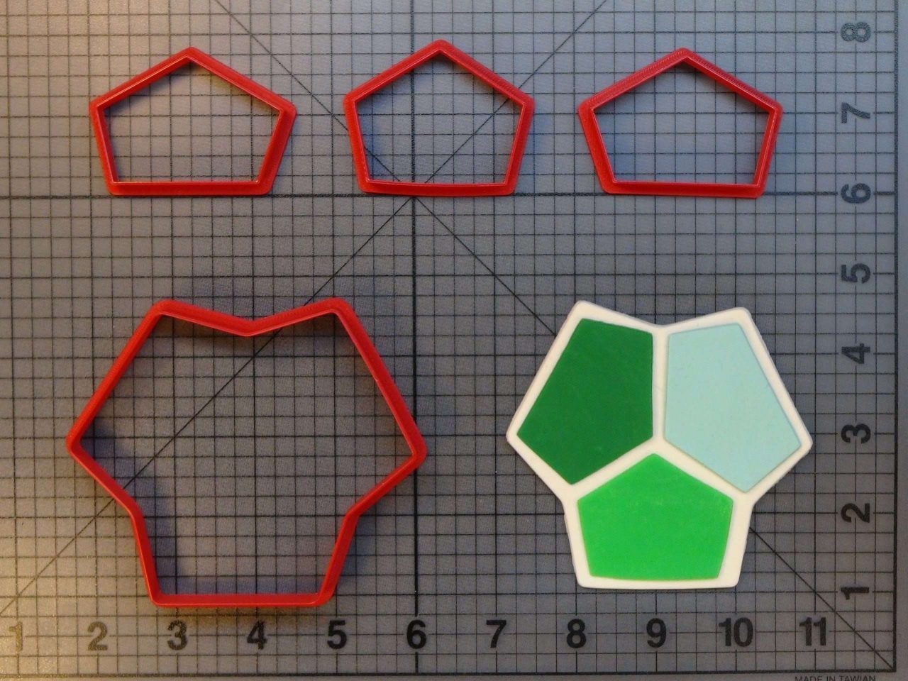 Resident Evil Tricell 266-A808 Cookie Cutter Set
