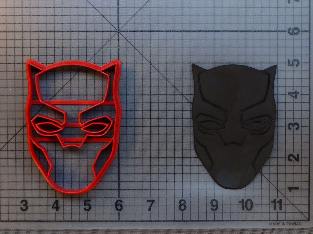Black Panther 266-A990 Cookie Cutter