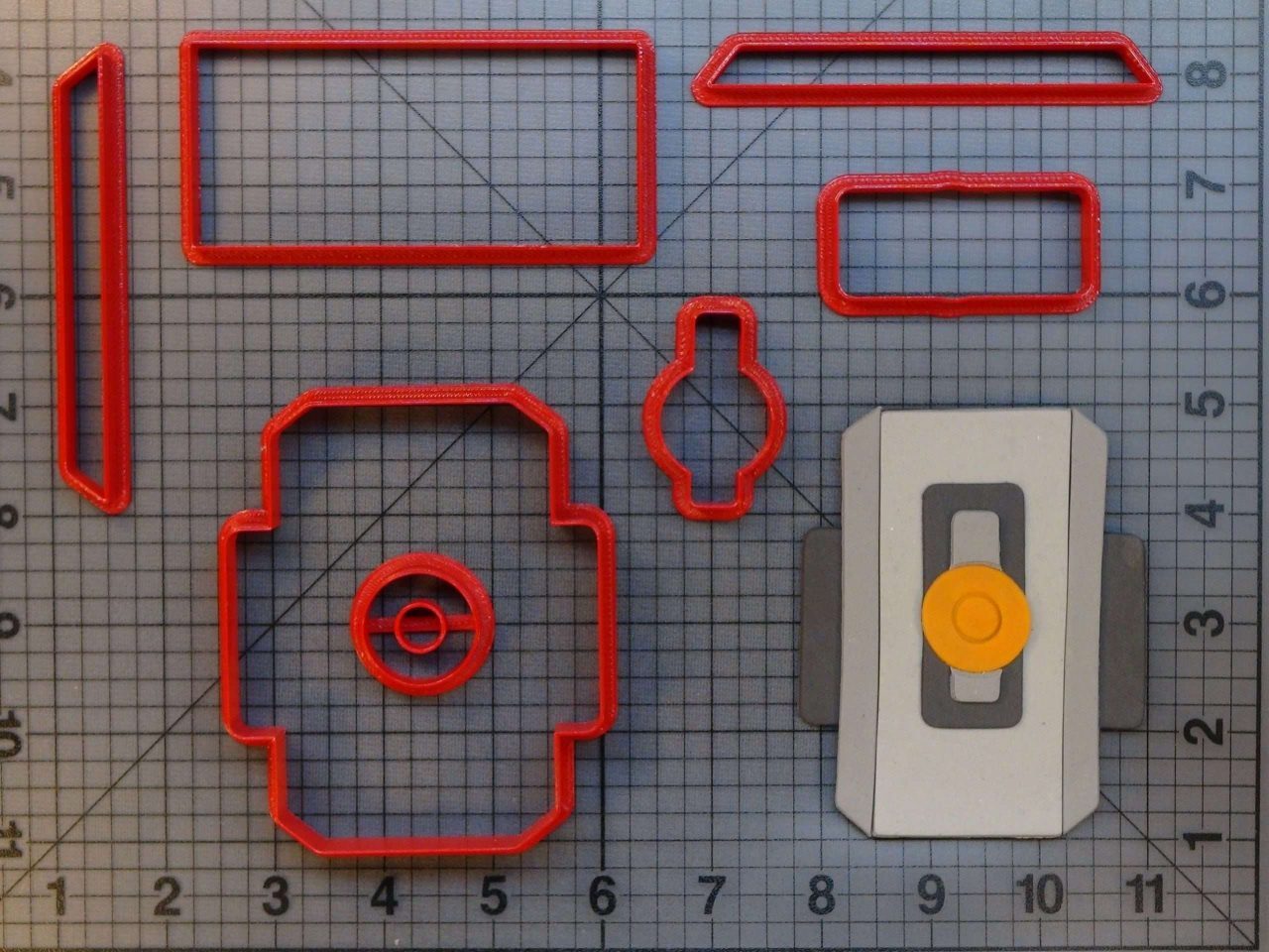 Portal - Glados 266-A918 Cookie Cutter Set