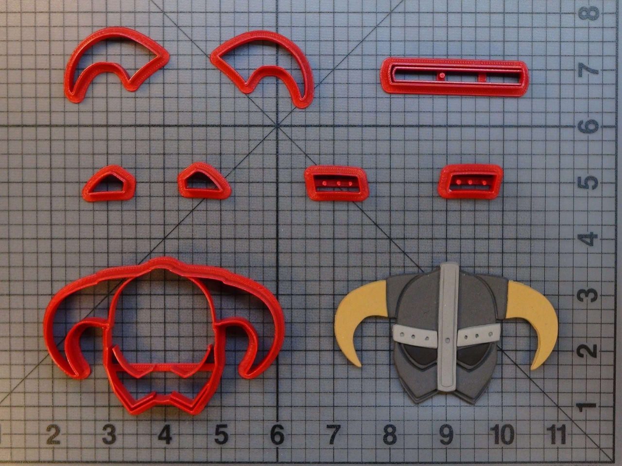 Skyrim - Iron Helmet 266-A938 Cookie Cutter Set