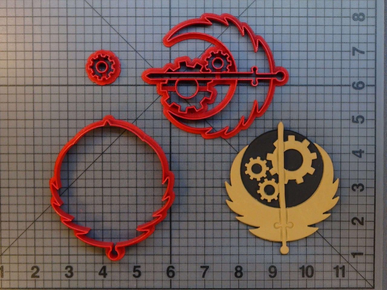Fallout - Brotherhood of Steel 266-A979 Cookie Cutter Set