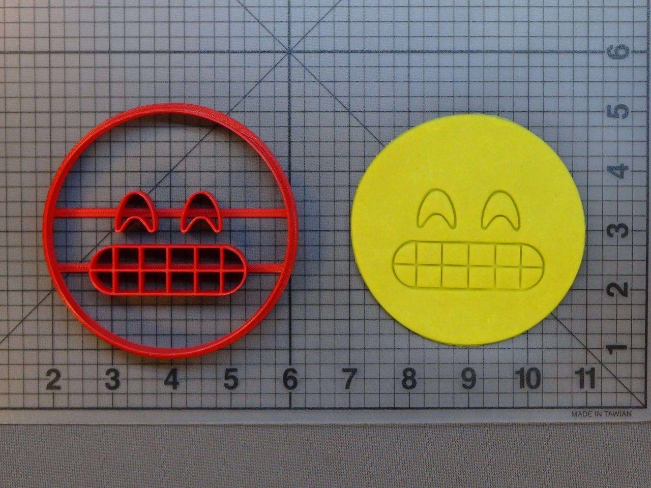 Grimace Emoji 266-B106 Cookie Cutter