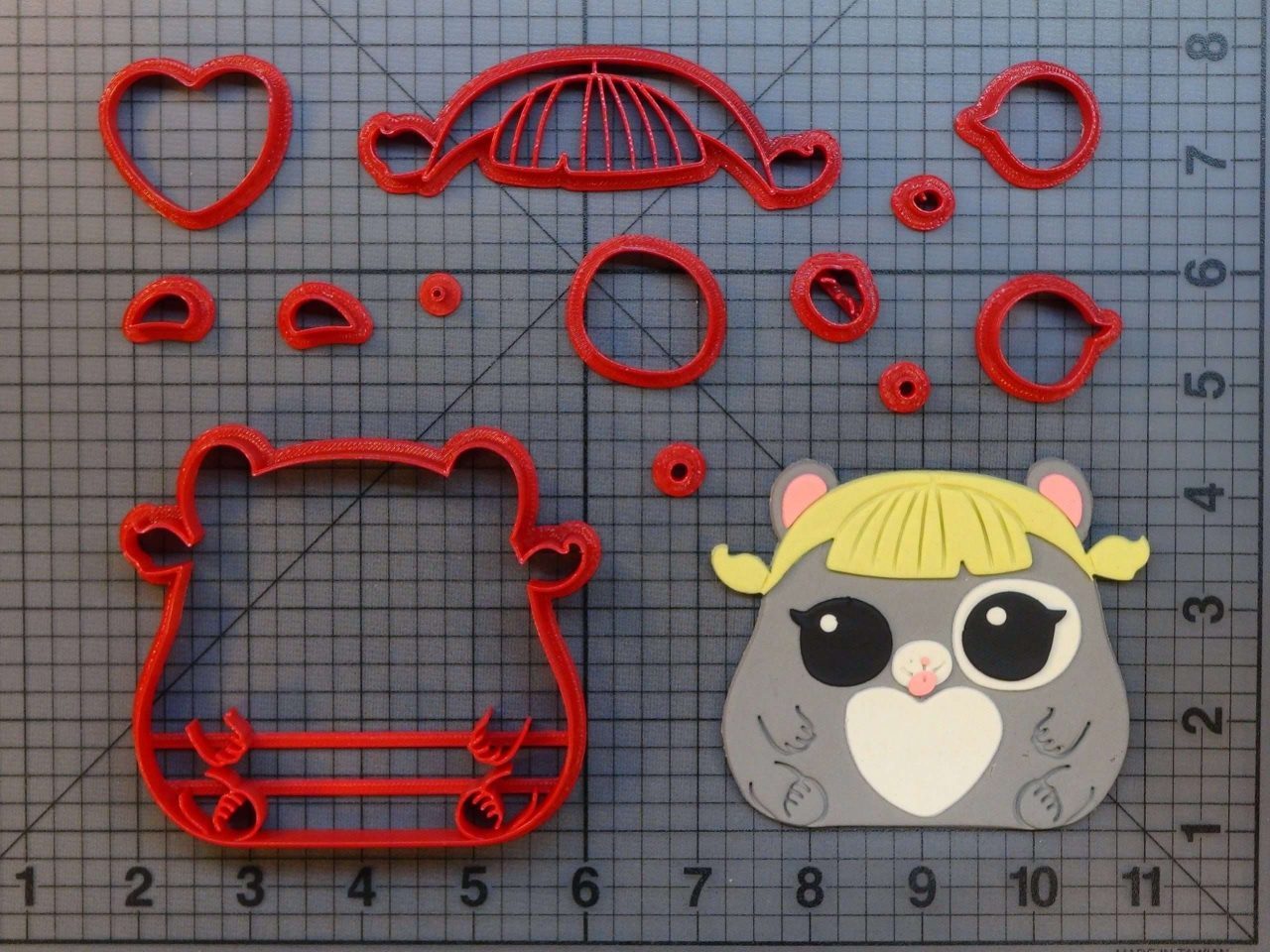 LOL Surprise Dolls - Oops Ham 266-B167 Cookie Cutter Set