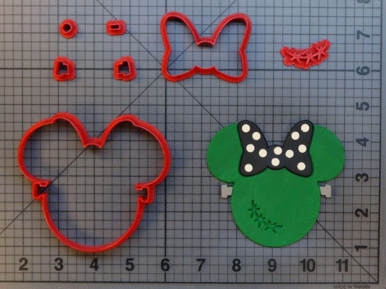 Minnie Mouse Frankenstien 266-B154 Cookie Cutter Set