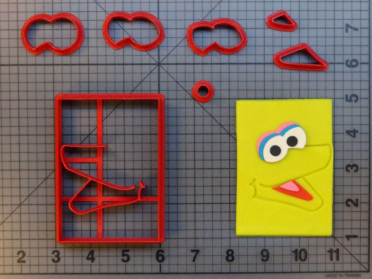 Sesame Street - Big Bird Bar 266-B131 Cookie Cutter Set