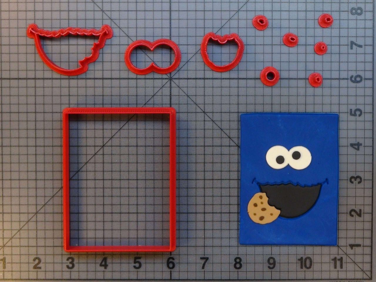 Sesame Street - Cookie Monster Bar 266-B123 Cookie Cutter Set