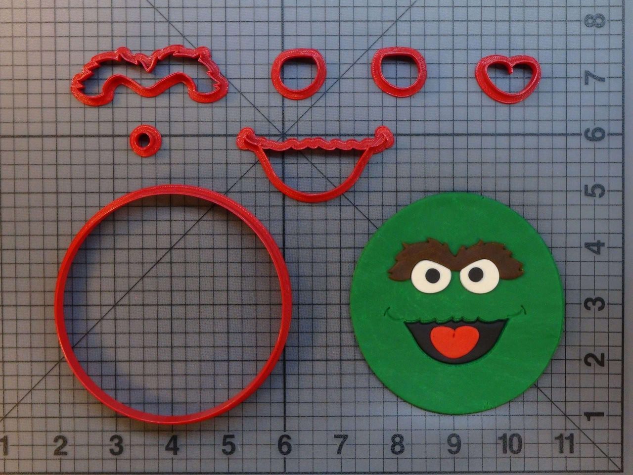 Sesame Street - Grouch 266-B160 Cookie Cutter Set