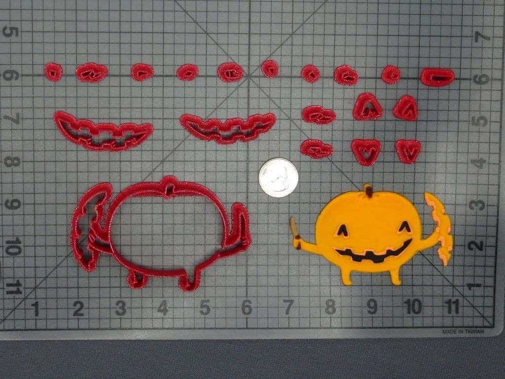 Halloween - Pumpkin with Knife 266-D900 Cookie Cutter Set