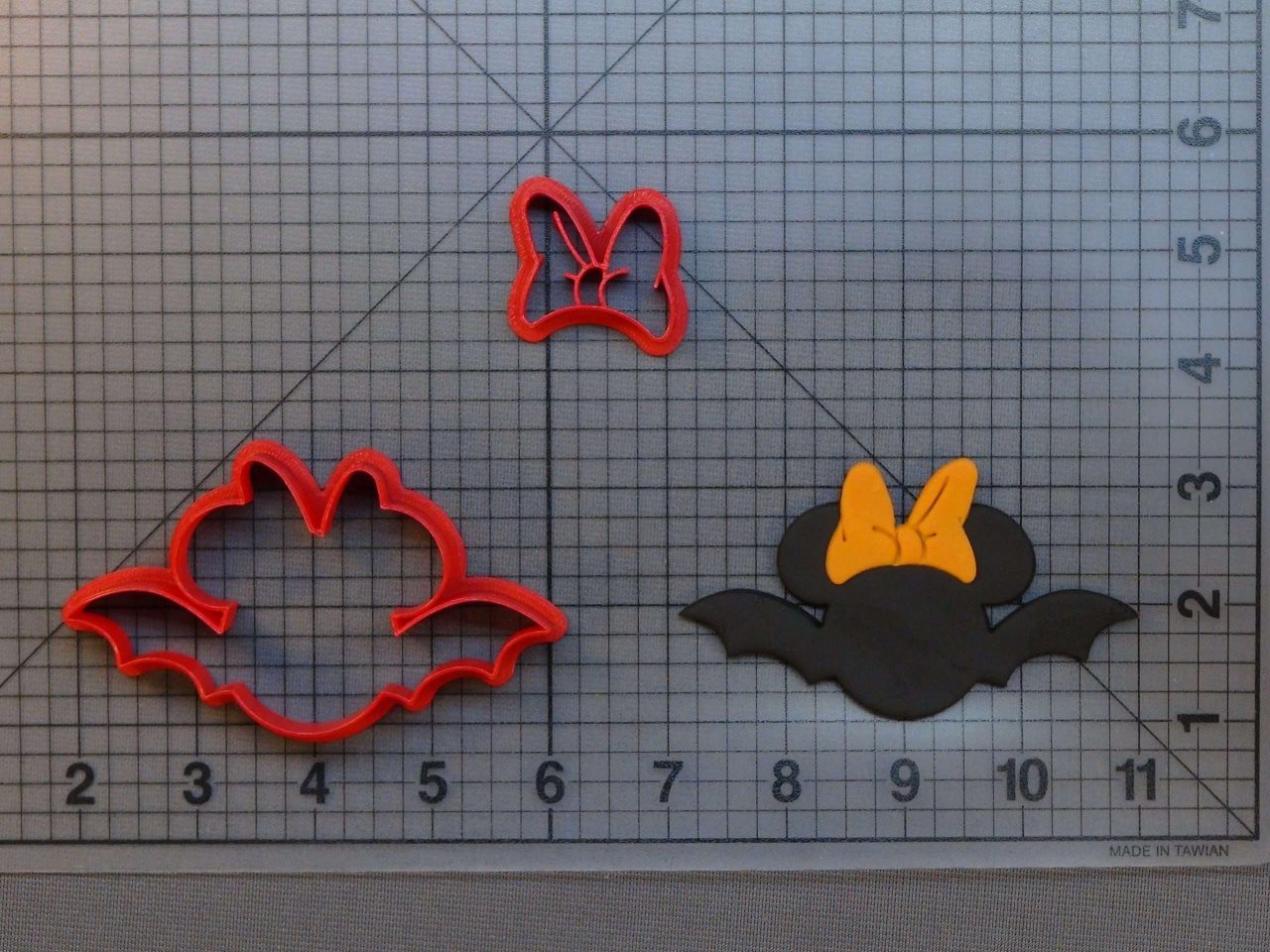 Minnie Mouse Bat 266-B257 Cookie Cutter Set