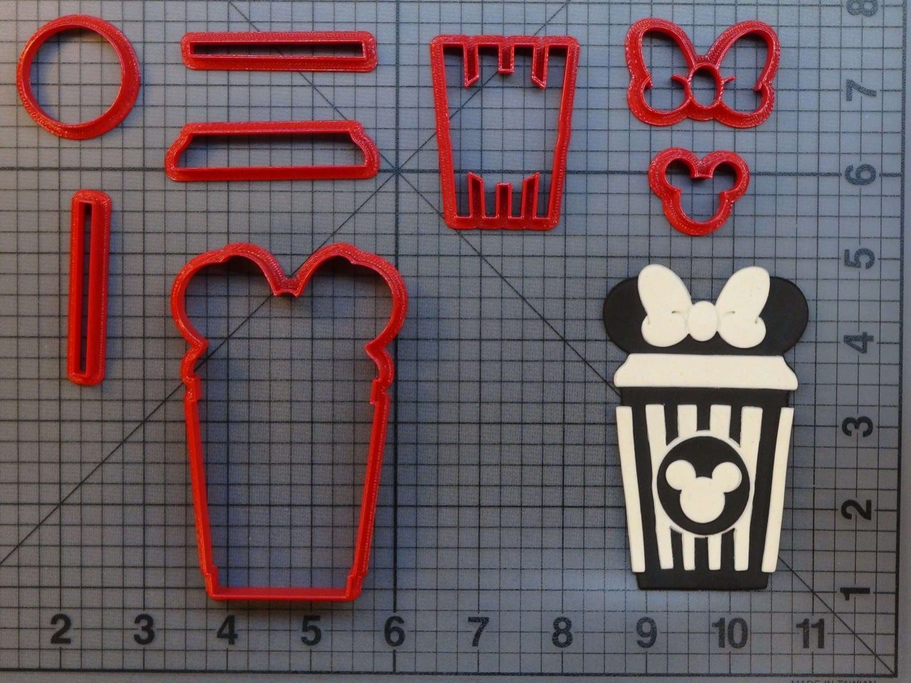Minnie Mouse Coffee 266-B264 Cookie Cutter Set