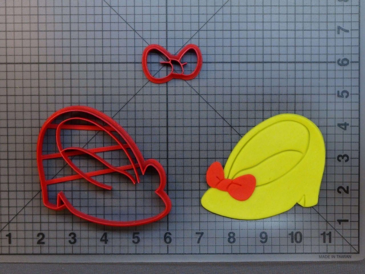 Minnie Mouse Shoe 266-B289 Cookie Cutter Set