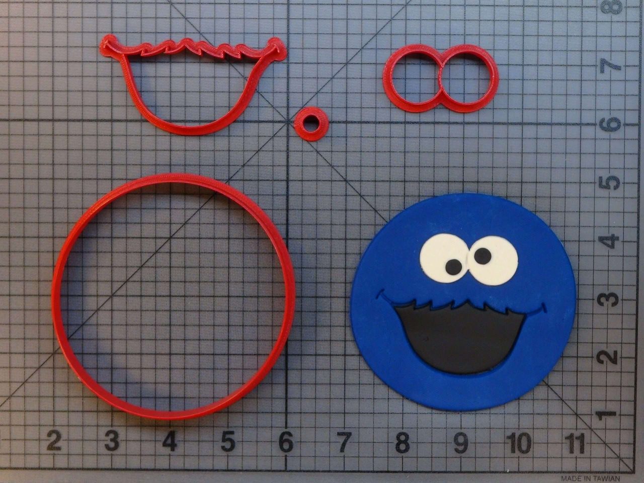 Sesame Street - Cookie Monster 266-B158 Cookie Cutter Set