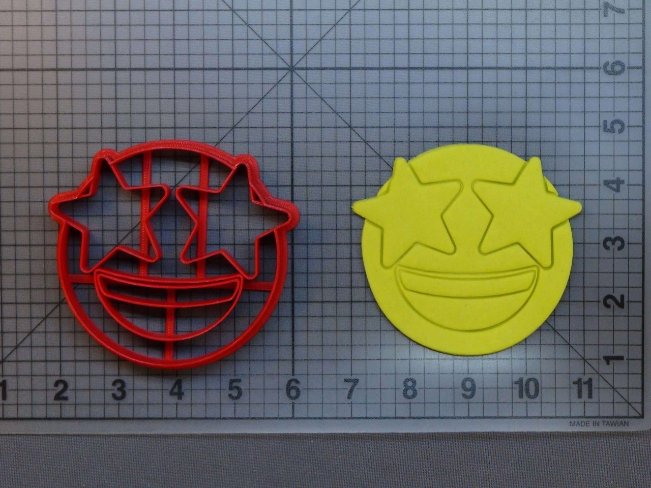 Starstruck Emoji 266-B281 Cookie Cutter