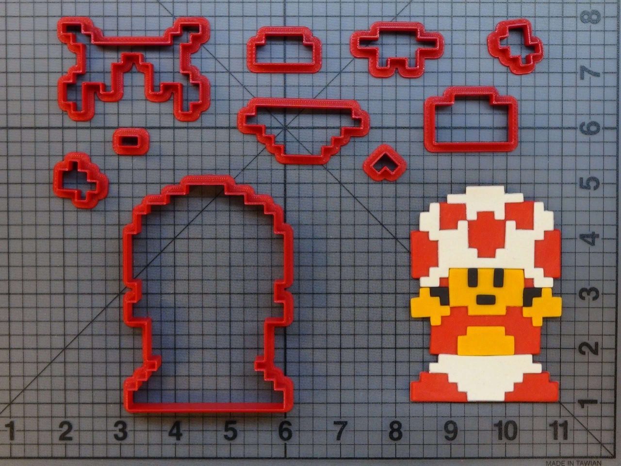 Super Mario - 8 Bit Toad 266-B188 Cookie Cutter Set