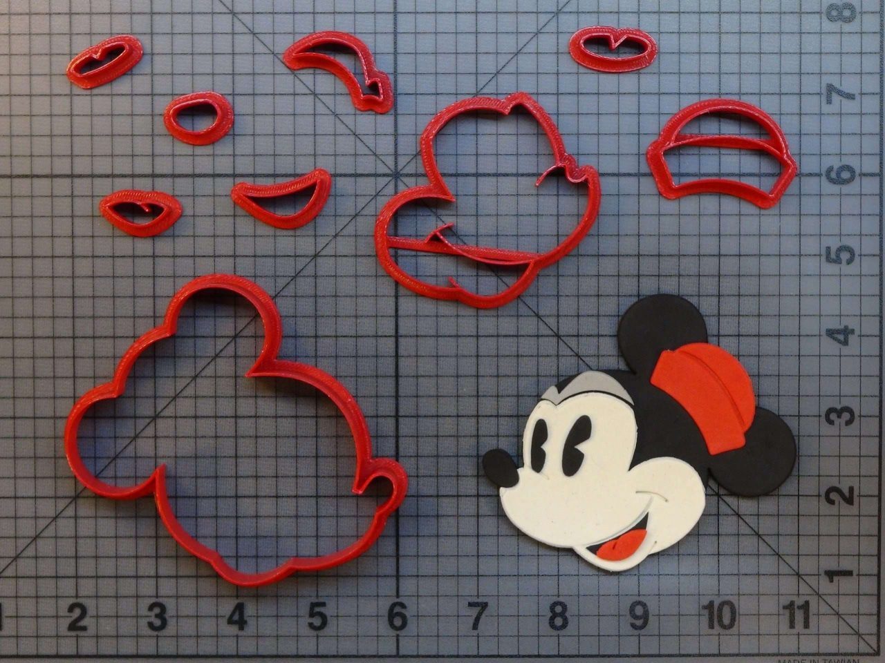 Vintage Minnie Mouse 266-B255 Cookie Cutter Set