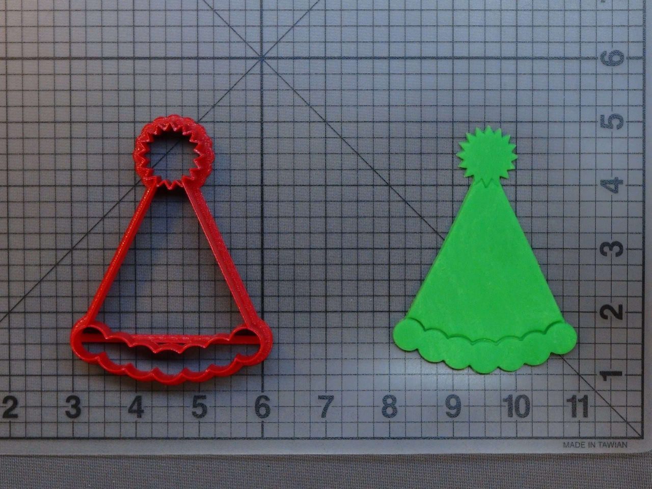 Birthday Hat 266-B412 Cookie Cutter