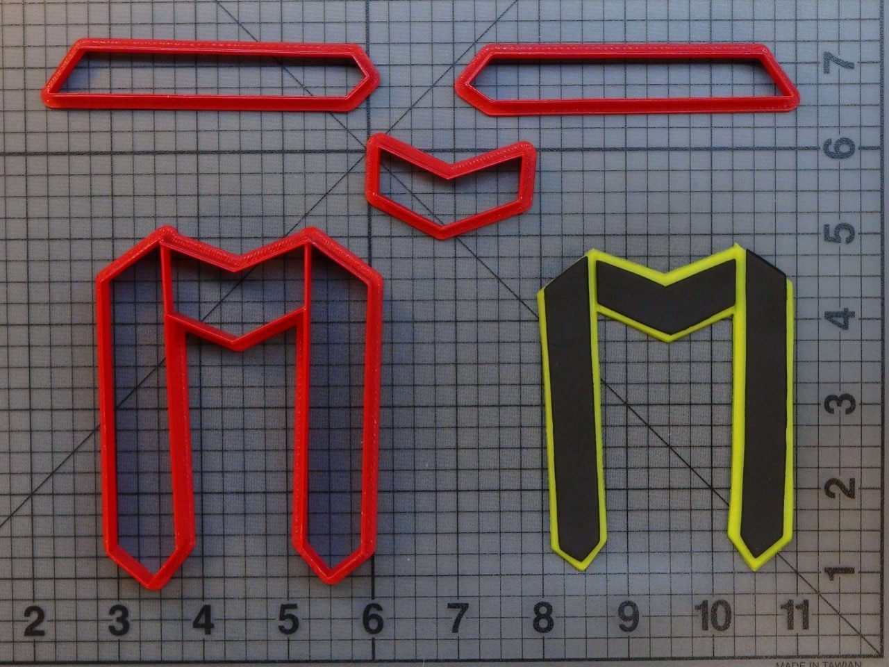 Graduation Sash 266-B383 Cookie Cutter Set