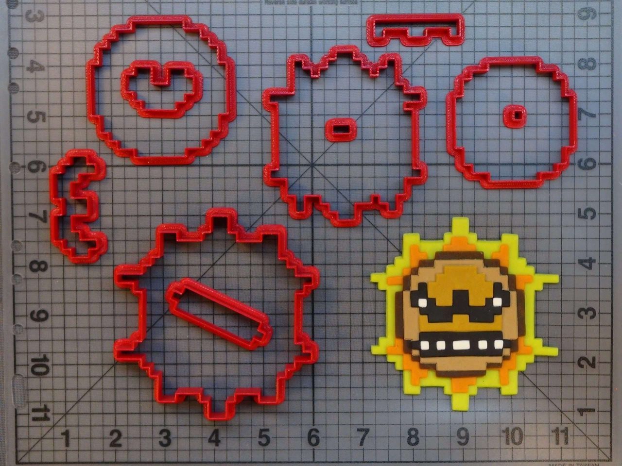 Super Mario - Angry Sun 266-B426 Cookie Cutter Set