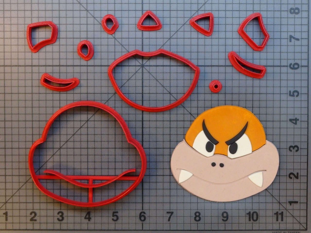 Super Mario - Boom Boom 266-B428 Cookie Cutter Set