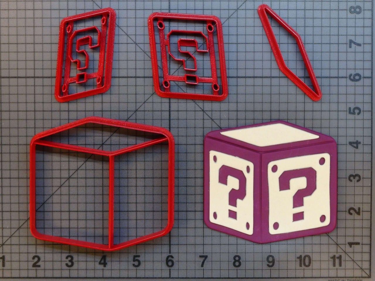 Super Mario - Mystery Box 266-B421 Cookie Cutter Set