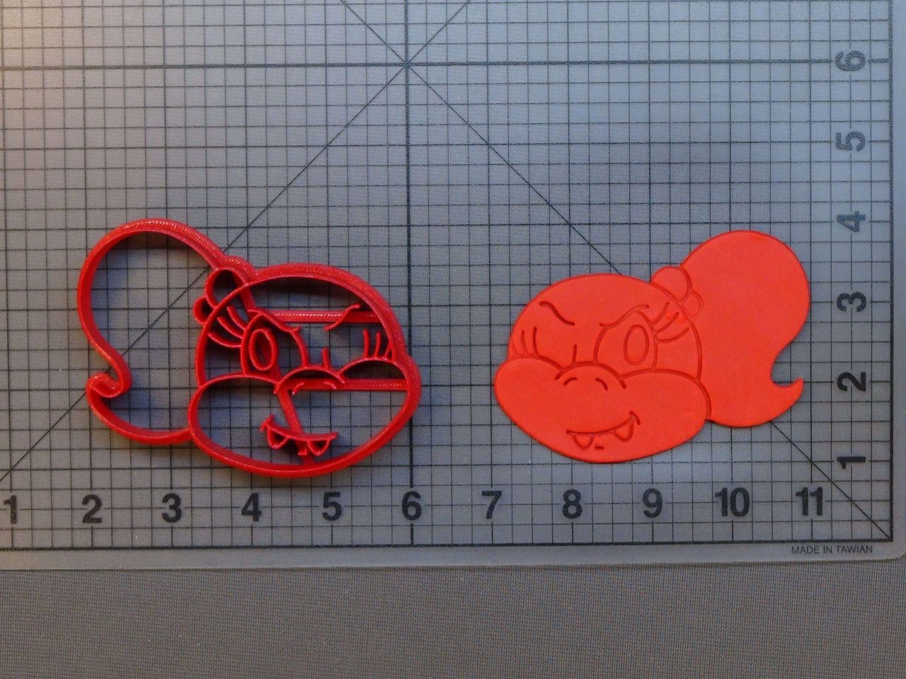 Super Mario - Pom Pom 266-B448 Cookie Cutter