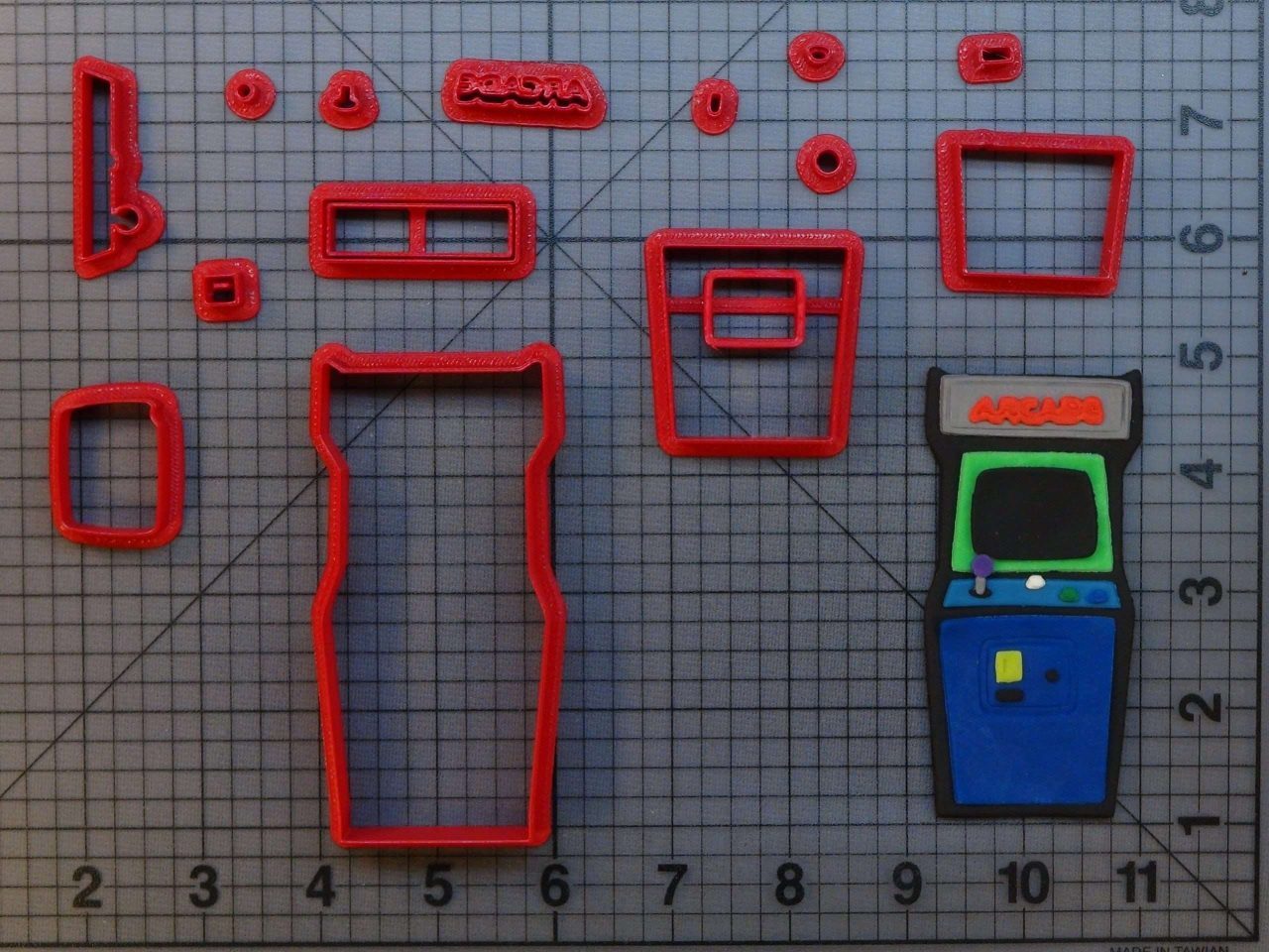 Arcade Machine 266-B641 Cookie Cutter Set