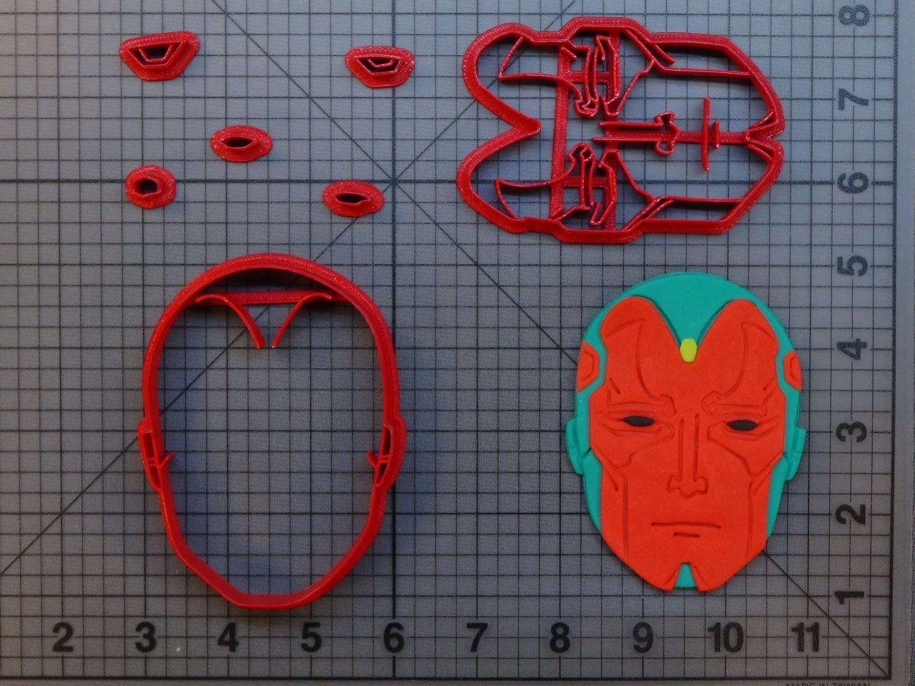 Avengers - Vision 266-B541 Cookie Cutter Set