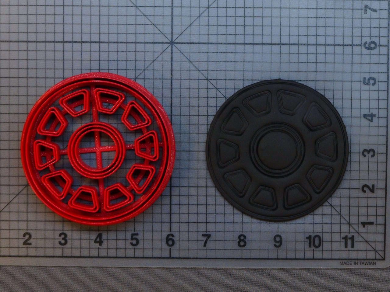 Iron Man - Arc Reactor 266-B665 Cookie Cutter