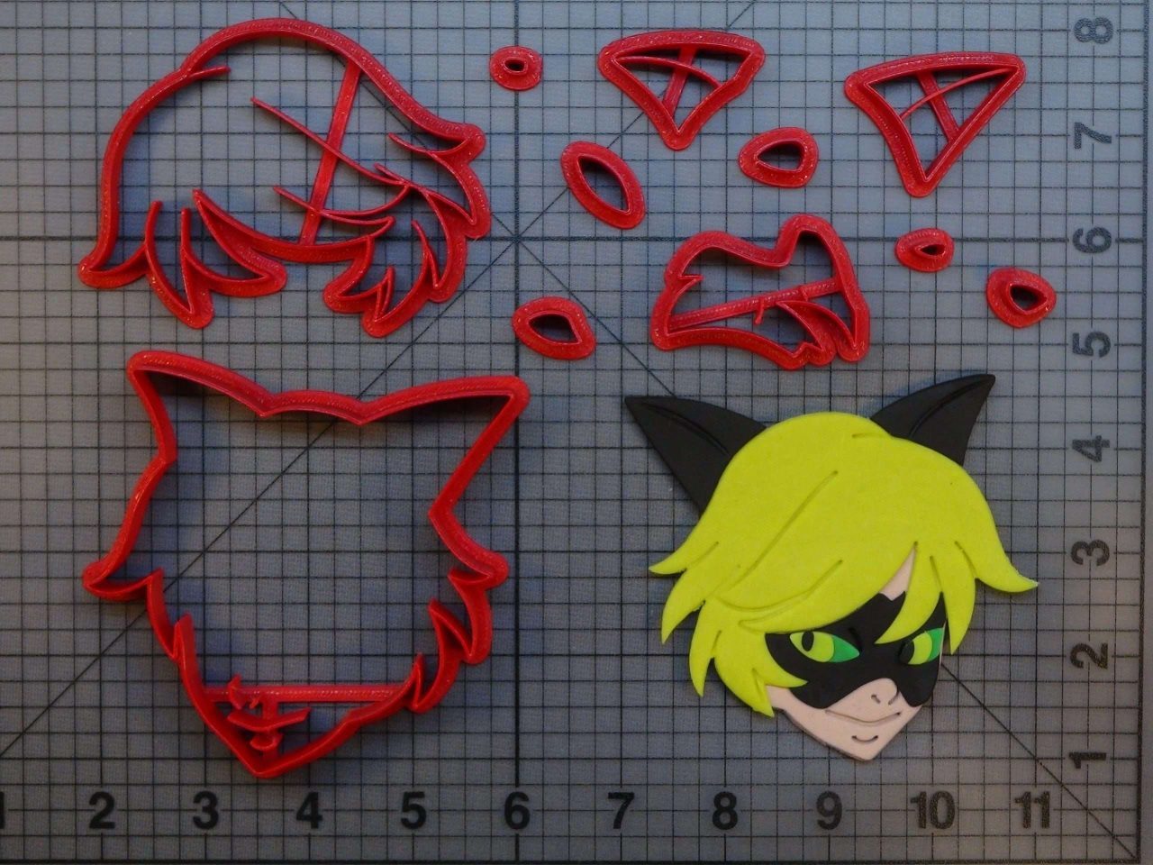 Miraculous Ladybug - Cat Noir 266-B543 Cookie Cutter Set