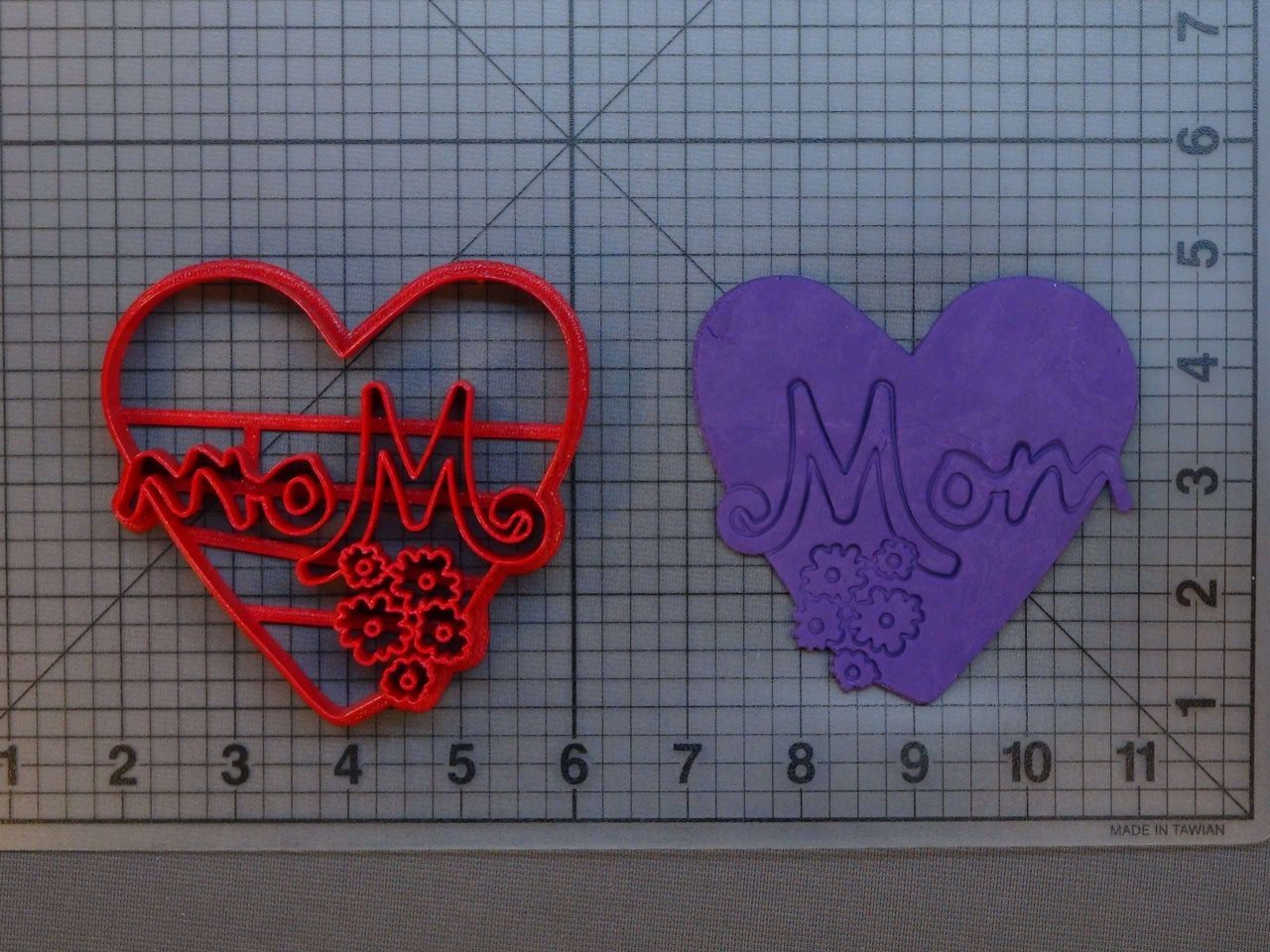 Mom 266-B560 Cookie Cutter