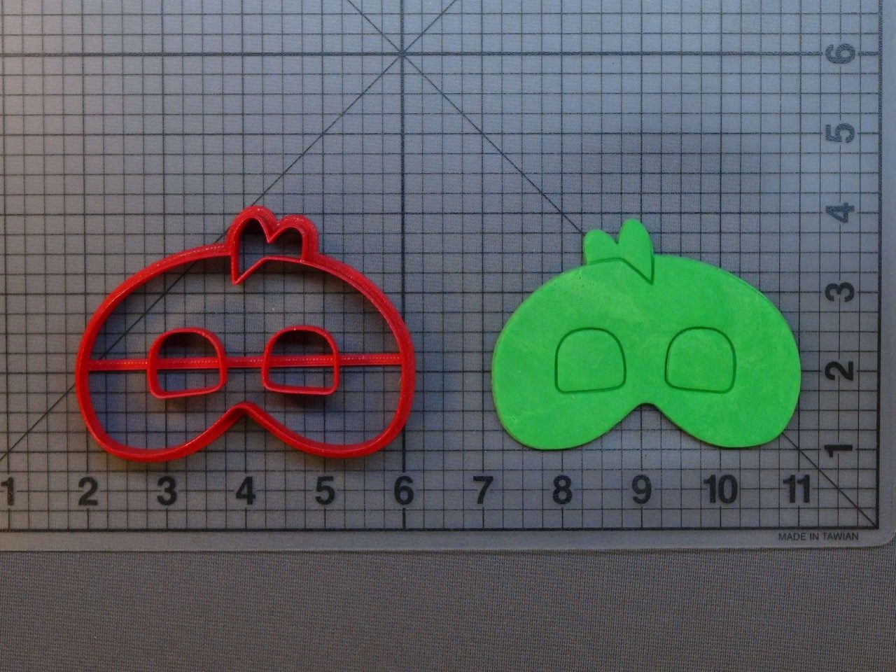 PJ Mask - Gekko Mask 266-B668 Cookie Cutter