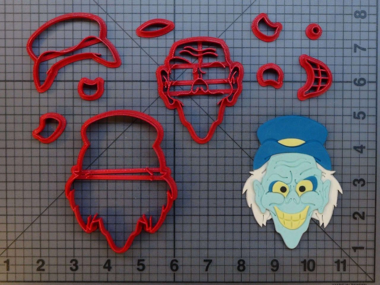 Haunted Mansion - Hitchhiking Ghost 266-B788 Cookie Cutter Set