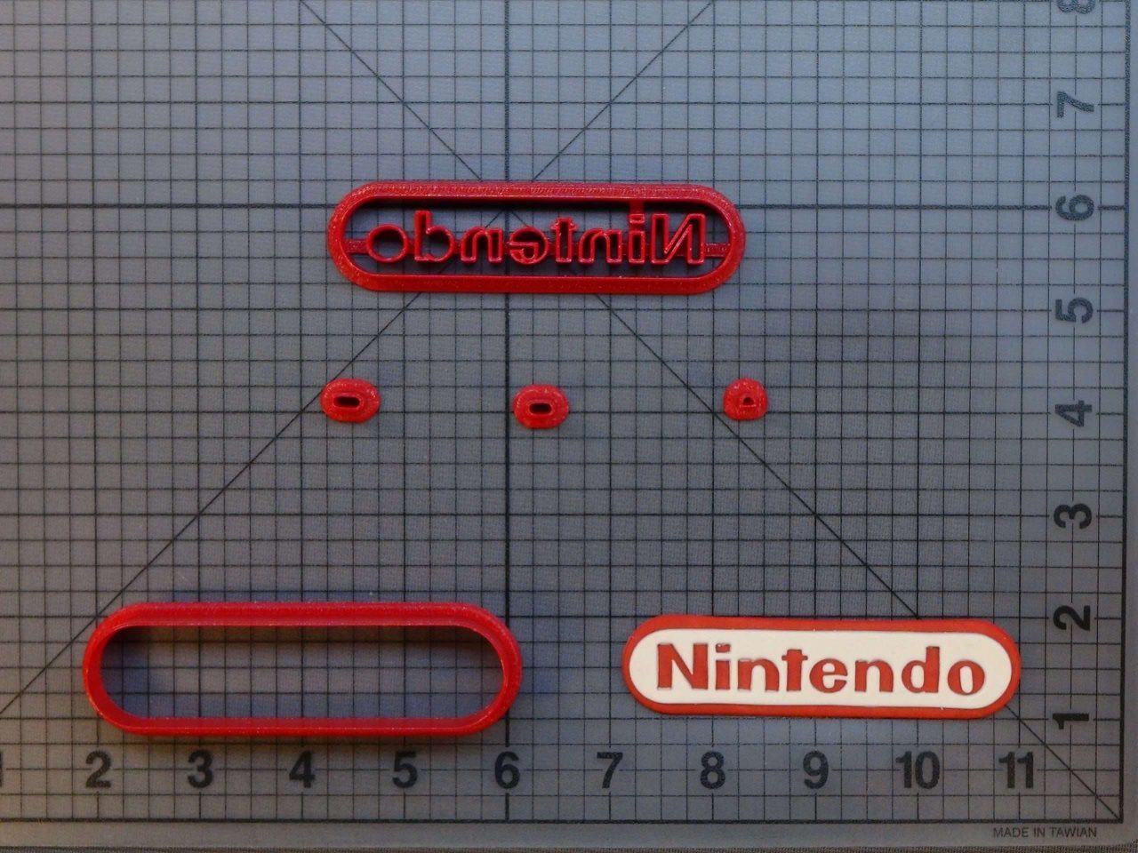 Nintendo Logo 266-B694 Cookie Cutter Set