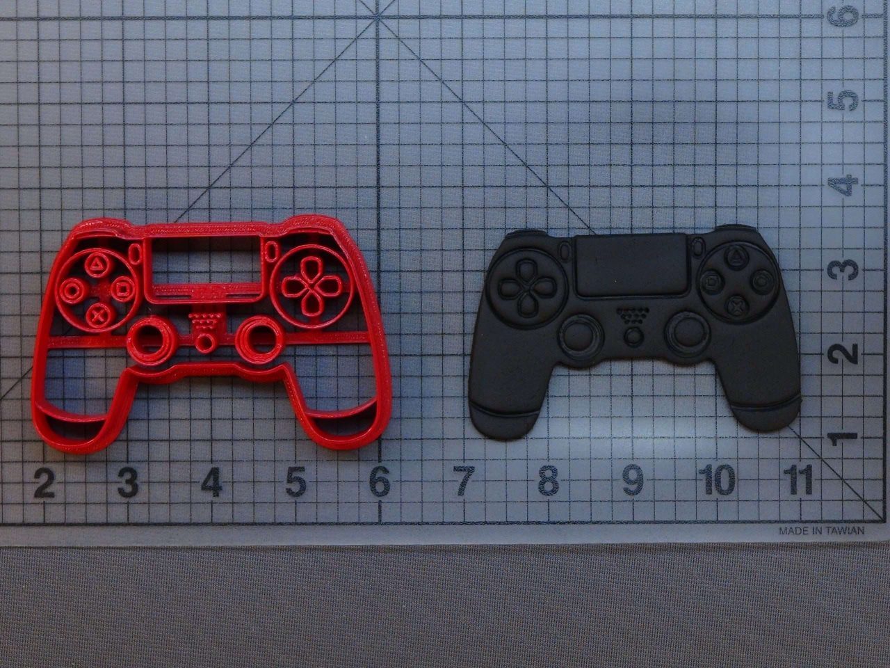Playstation 4 Controller 266-B661 Cookie Cutter