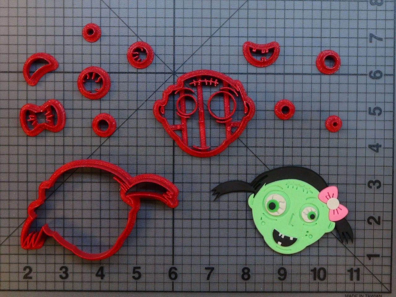 Zombie Girl 266-B978 Cookie Cutter Set