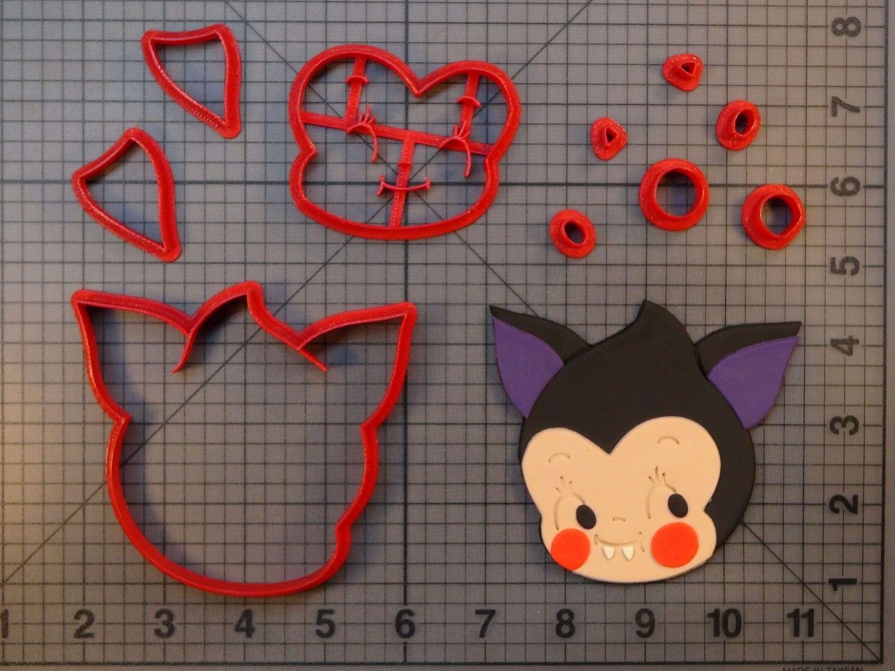 Kewpie Bat 266-C216 Cookie Cutter Set