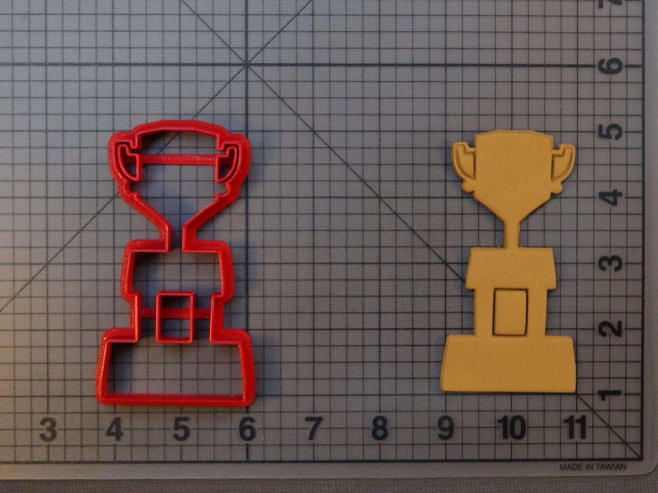 Tiered Trophy 266-C153 Cookie Cutter