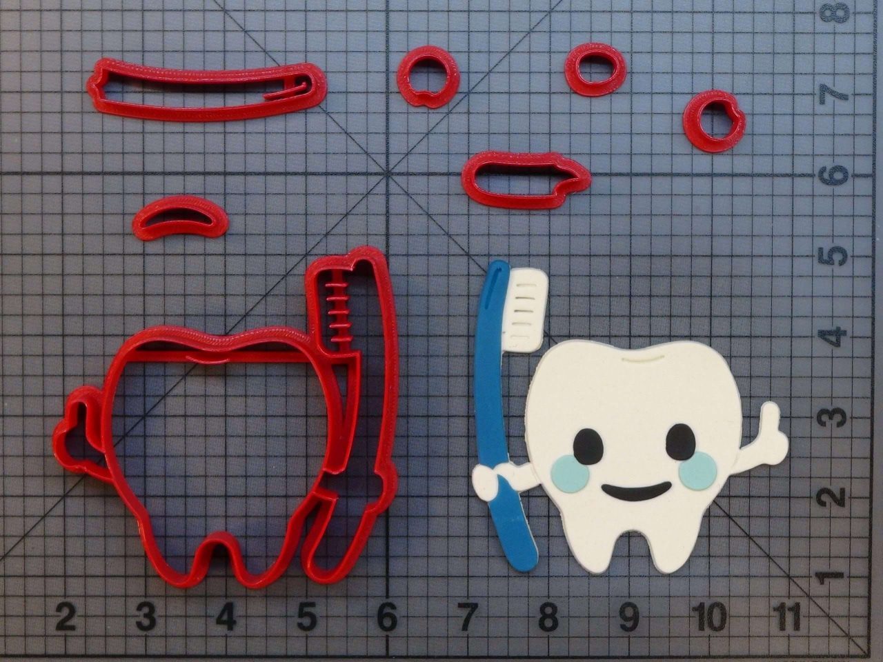 Tooth and Toothbrush 266-B976 Cookie Cutter Set