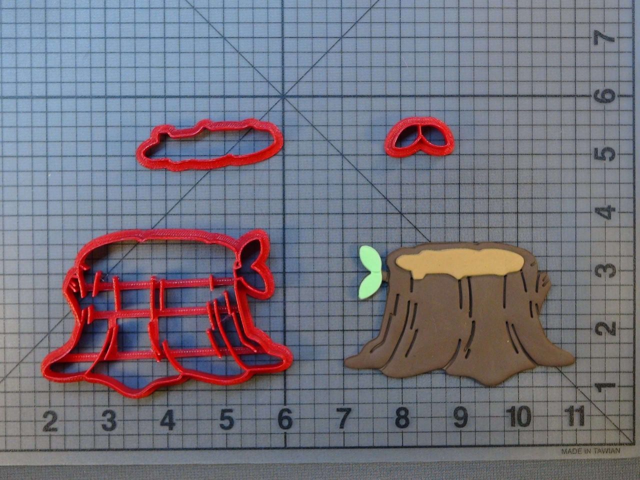 Wood Stump 266-C200 Cookie Cutter Set