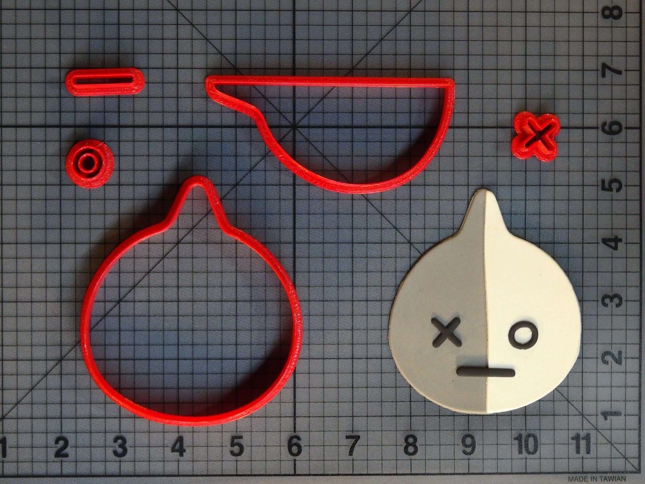 BT21 - Van 266-C369 Cookie Cutter Set