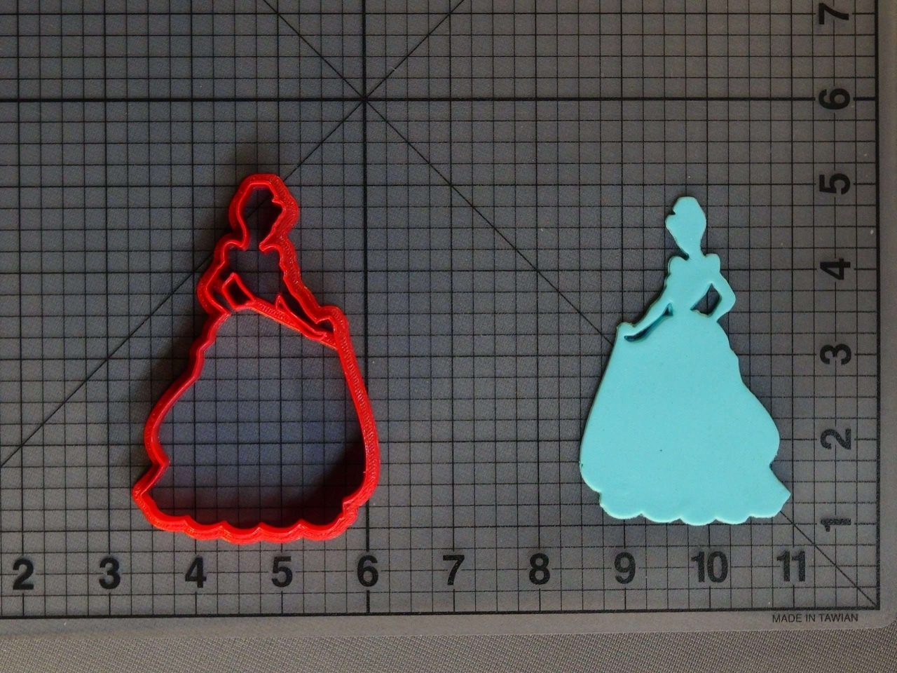 Cinderella Silhouette 266-C317 Cookie Cutter