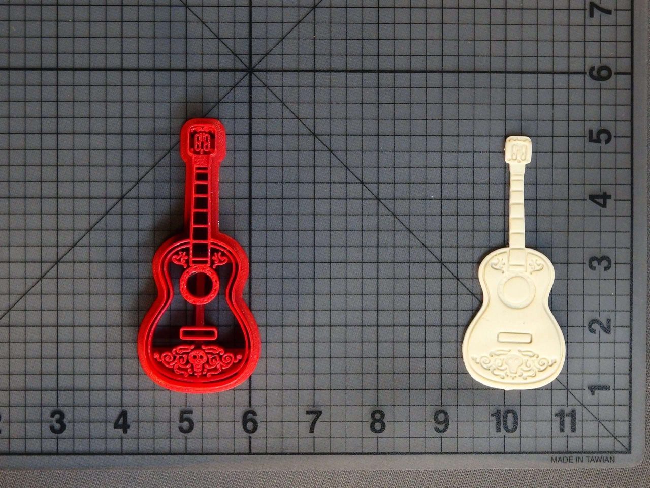 Coco - Guitar 266-C352 Cookie Cutter