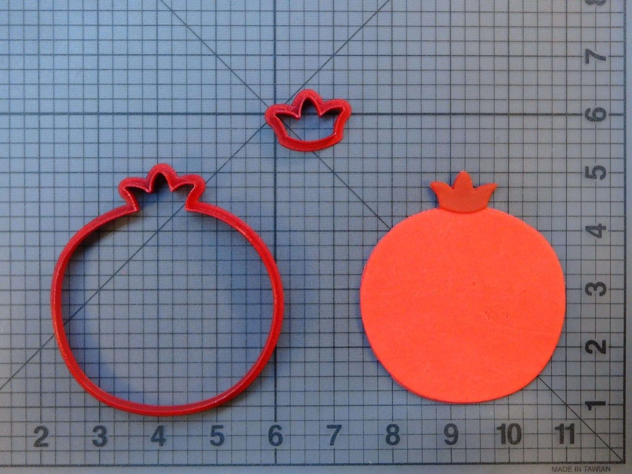 Pomegranate 266-C190 Cookie Cutter Set
