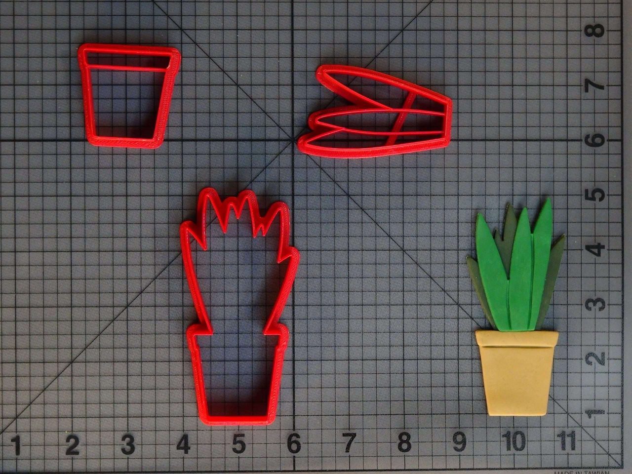 Snake Plant 266-C384 Cookie Cutter Set