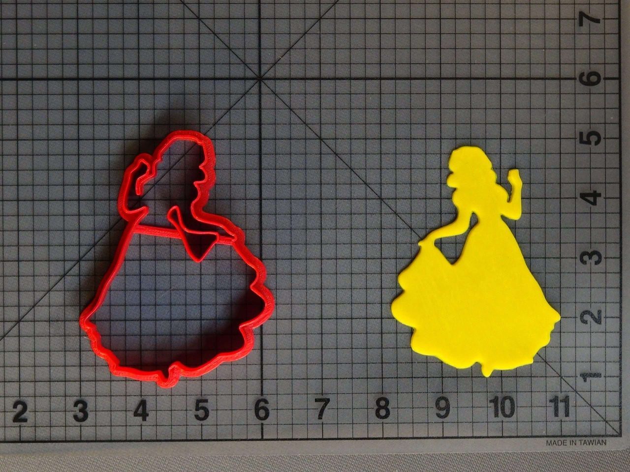 Snow White Silhouette 266-C321 Cookie Cutter