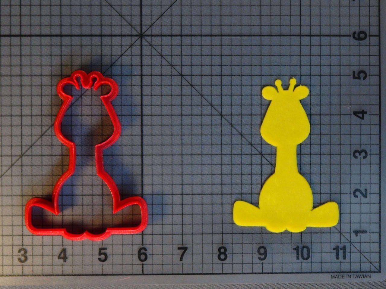 Baby Giraffe Silhouette 266-C605 Cookie Cutter