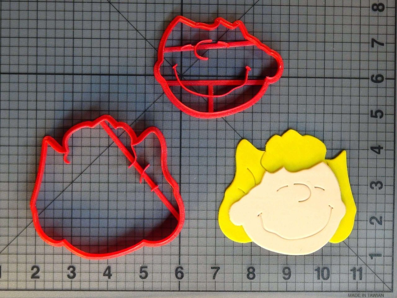 Charlie Brown - Sally Face 266-C481 Cookie Cutter Set